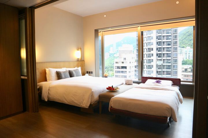 Room 27 of 36