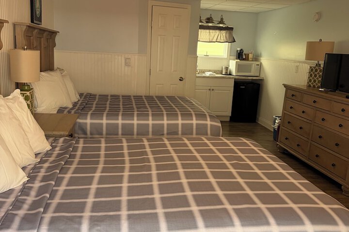 Room 12 of 33