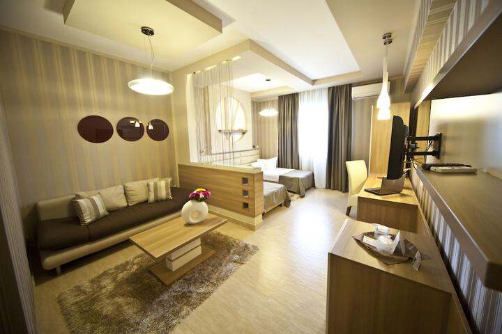 Room 15 of 44