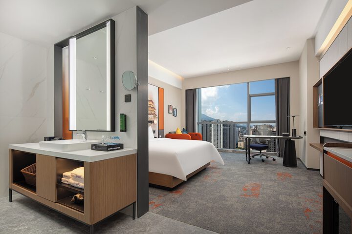 Room 7 of 25