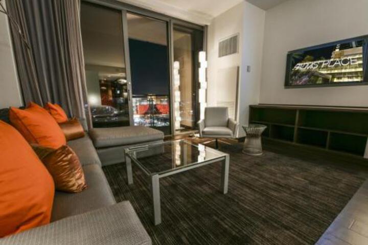 Exterior of Palms Place 27th Floor Strip View Studio