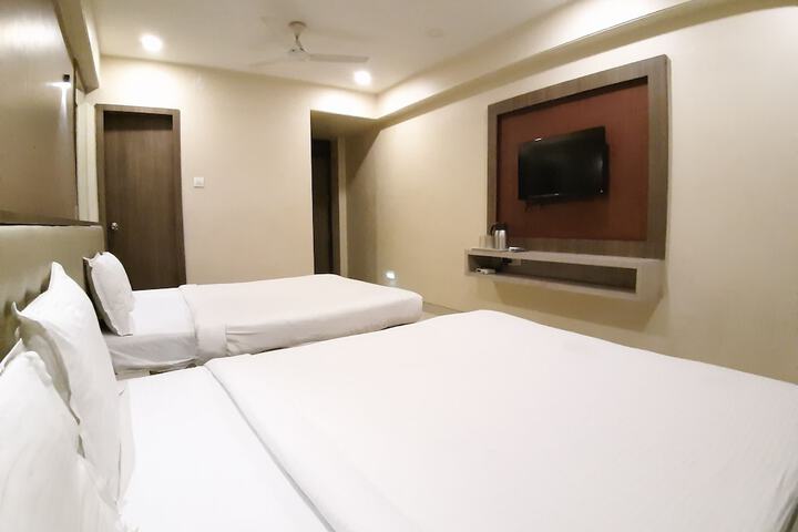 Room 18 of 25