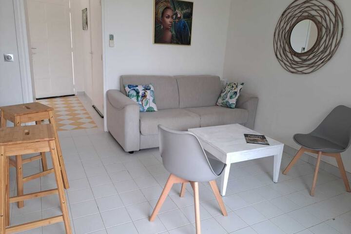 Lounge 79 of 113