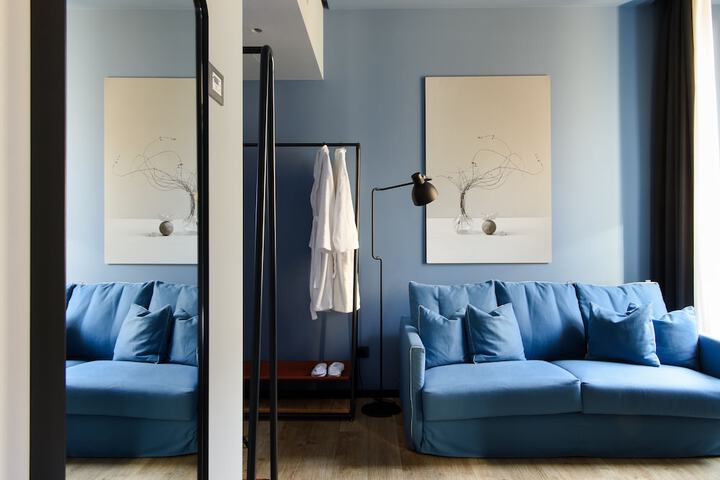 Room 16 of 38