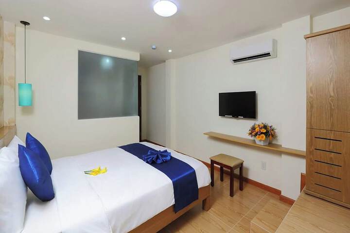 Room 15 of 36
