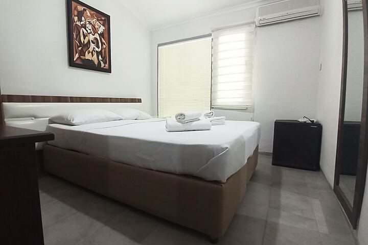 Room 8 of 95