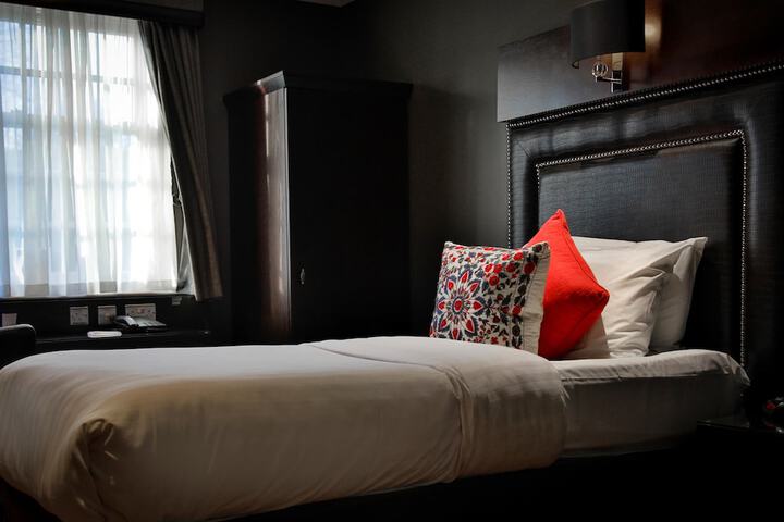 Room 14 of 68