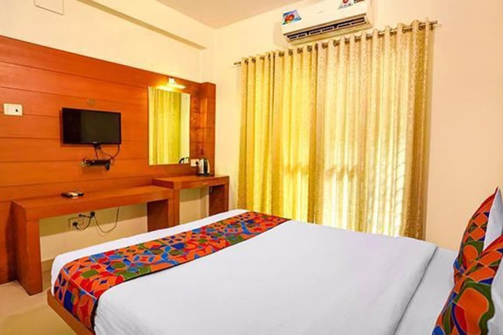 Room 8 of 27