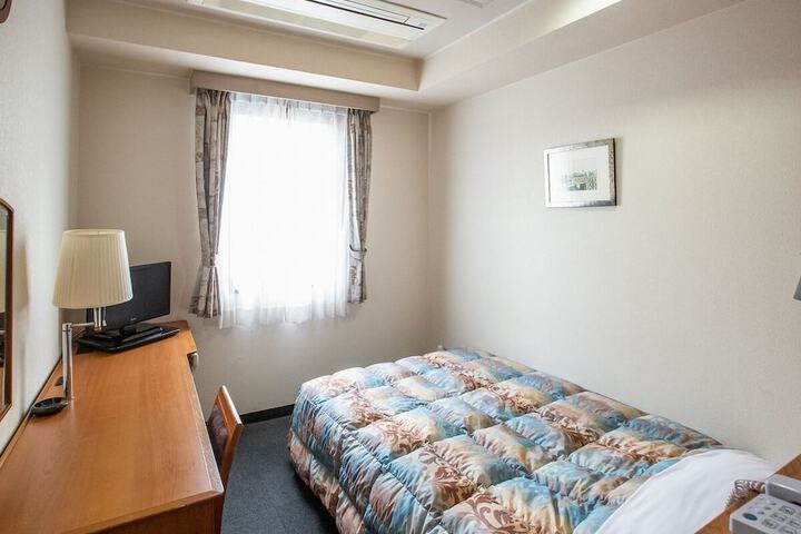 Room 5 of 10