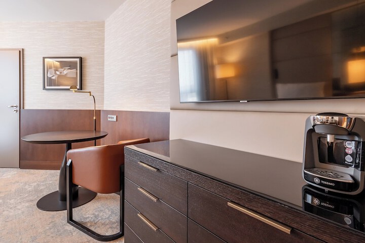 Room 111 of 457