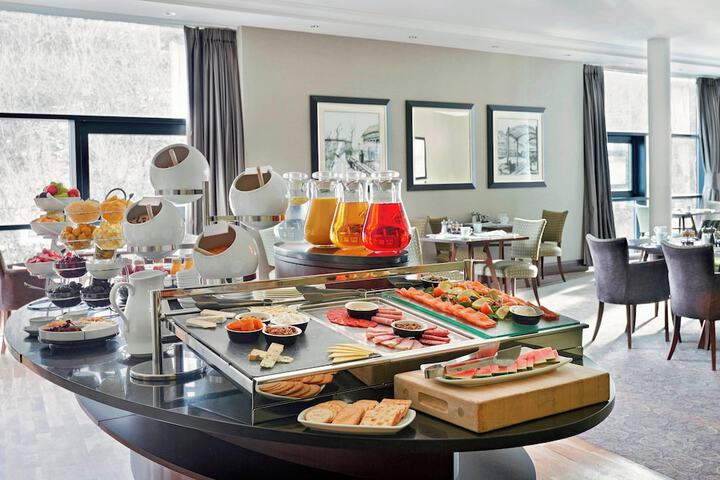 Breakfast/Coffee Service 84 of 113