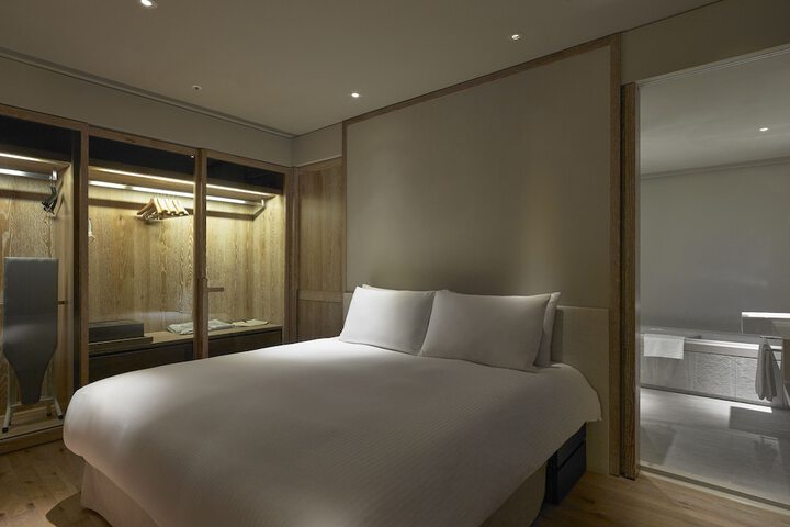 Room 11 of 44