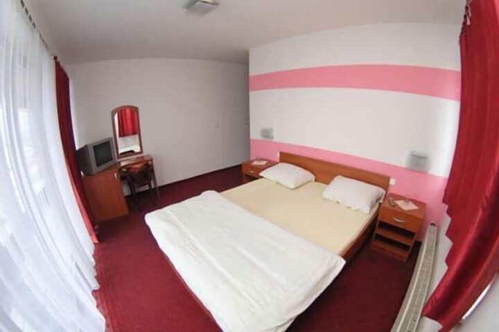 Room 7 of 20
