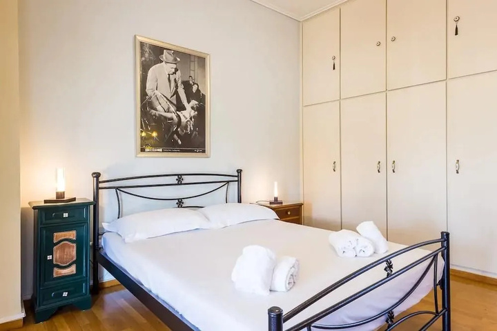 Room 4 of 19