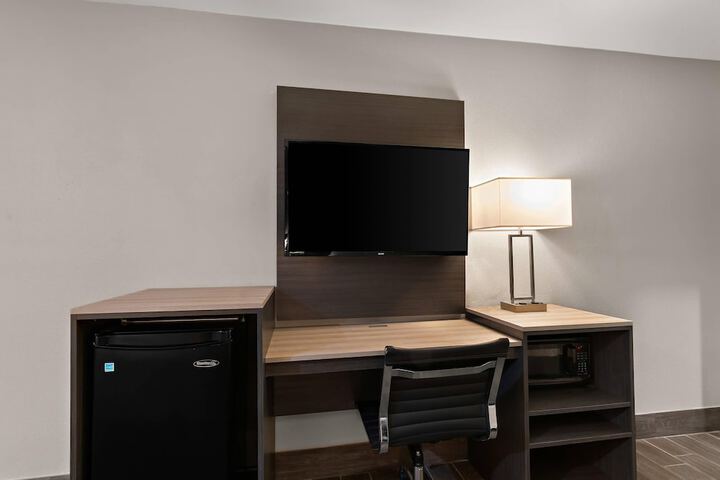 Room 27 of 47
