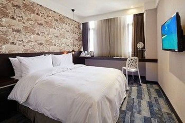 Room 15 of 31