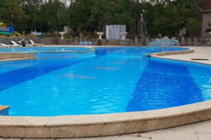 Pool 71 of 90