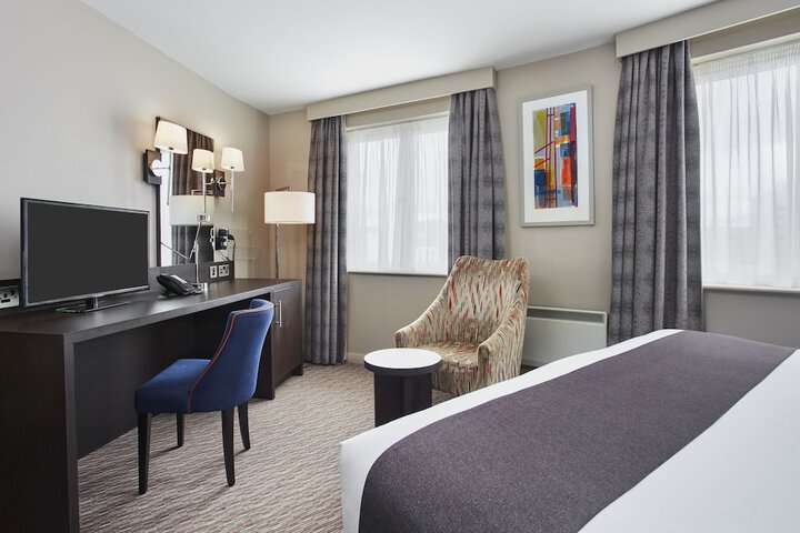 Room 14 of 66
