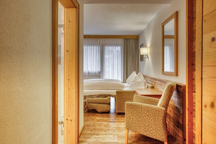 Room 44 of 171