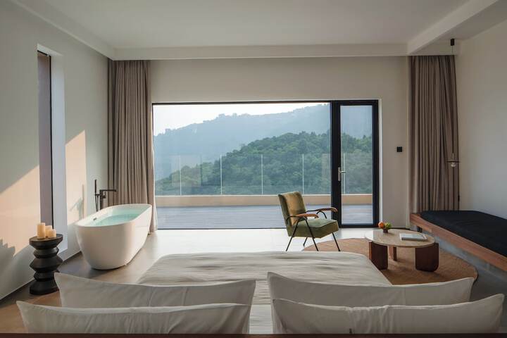 Room 40 of 331
