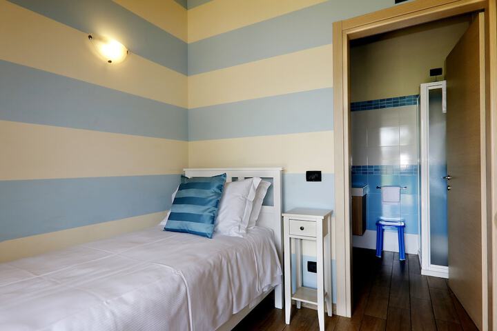 Room 13 of 59