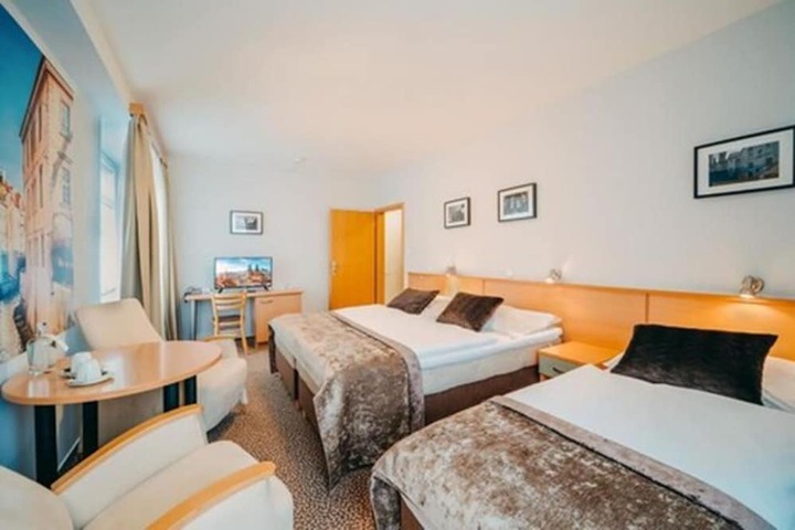 Room 5 of 23