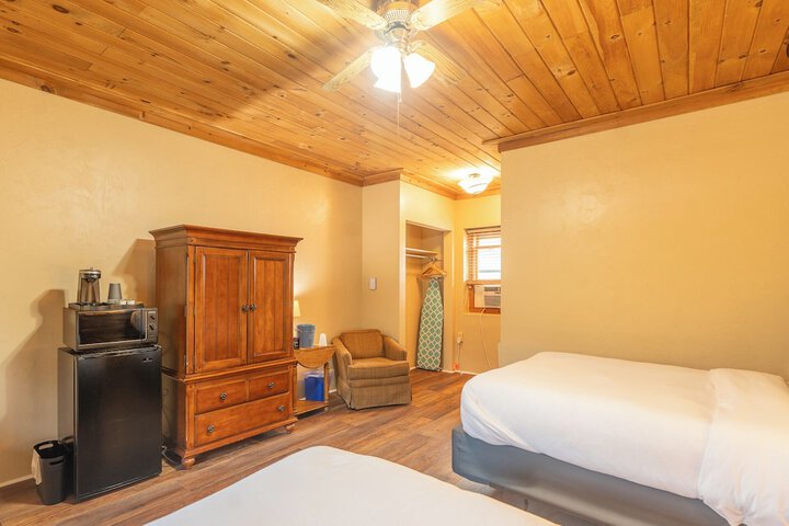 Room 45 of 100