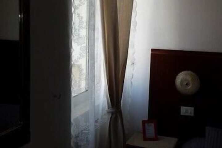 Room 20 of 62