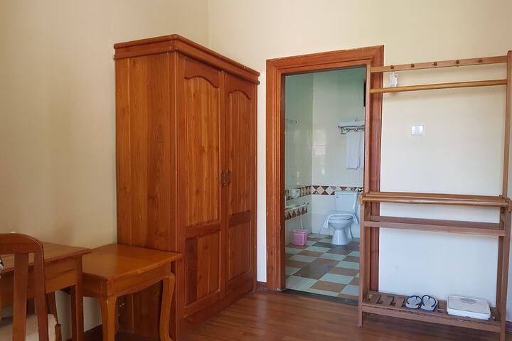 Room 13 of 40