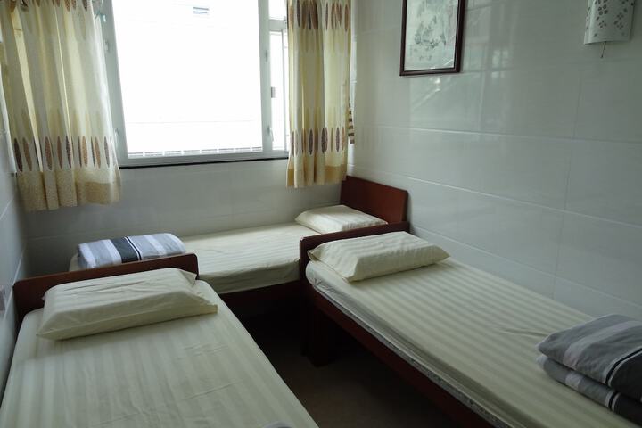 Room 5 of 50