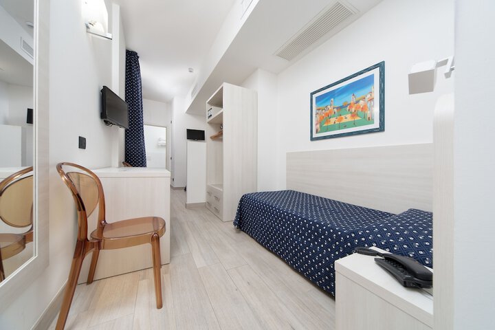 Room 48 of 120