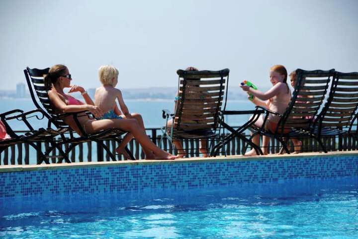 Pool 52 of 102