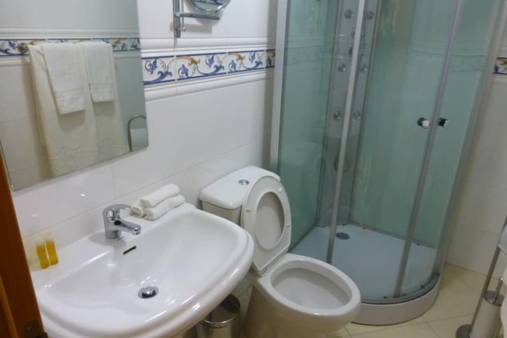 Room 12 of 19