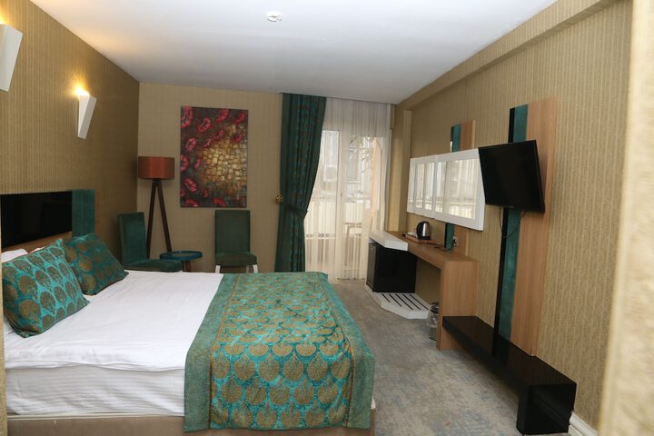 Room 3 of 12