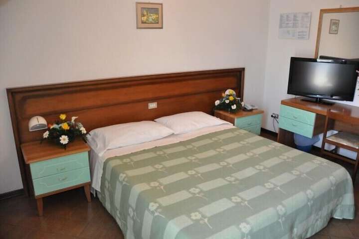 Room 19 of 44