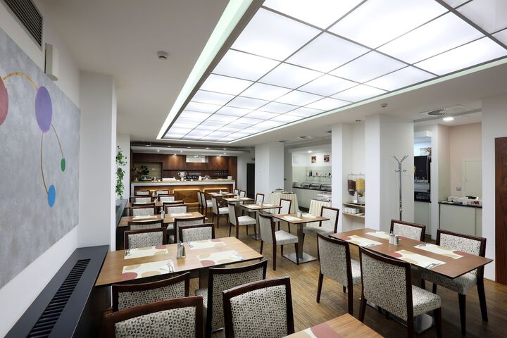 Dining 54 of 71