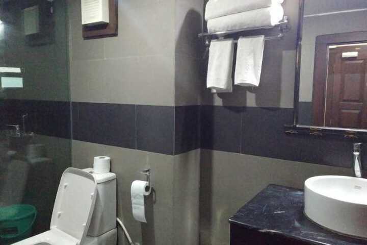 Room 8 of 15