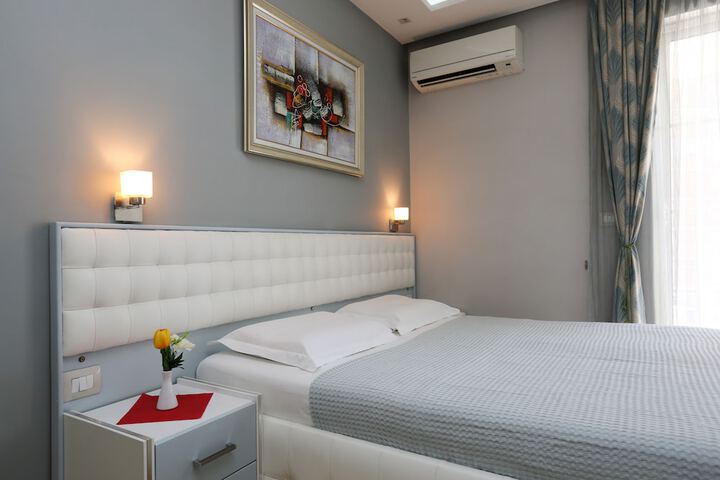 Room 8 of 46