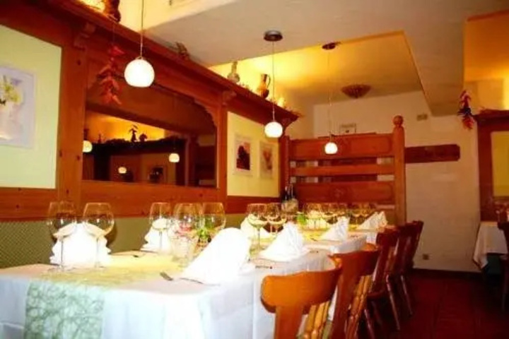 Dining 3 of 21