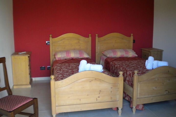 Room 3 of 32
