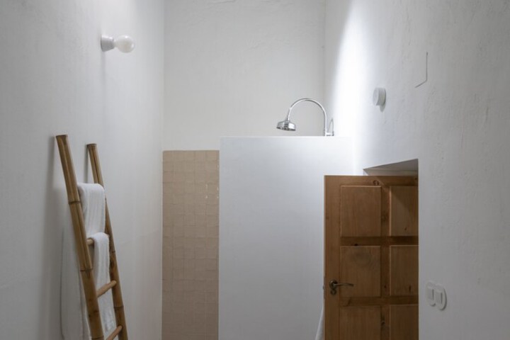 Room 26 of 39