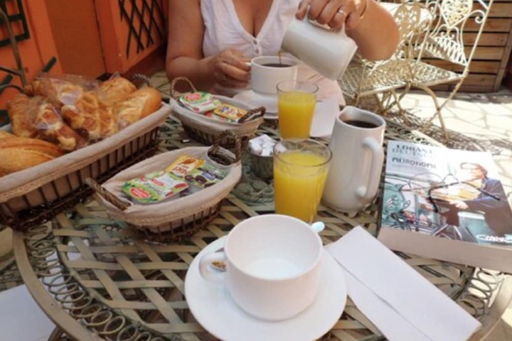 Breakfast/Coffee Service 18 of 26