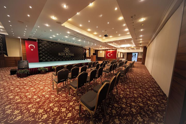 Business Center 82 of 105