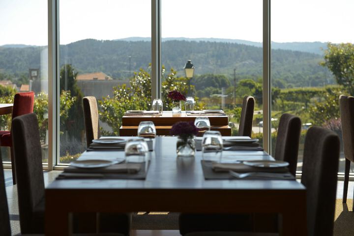 Dining 56 of 98