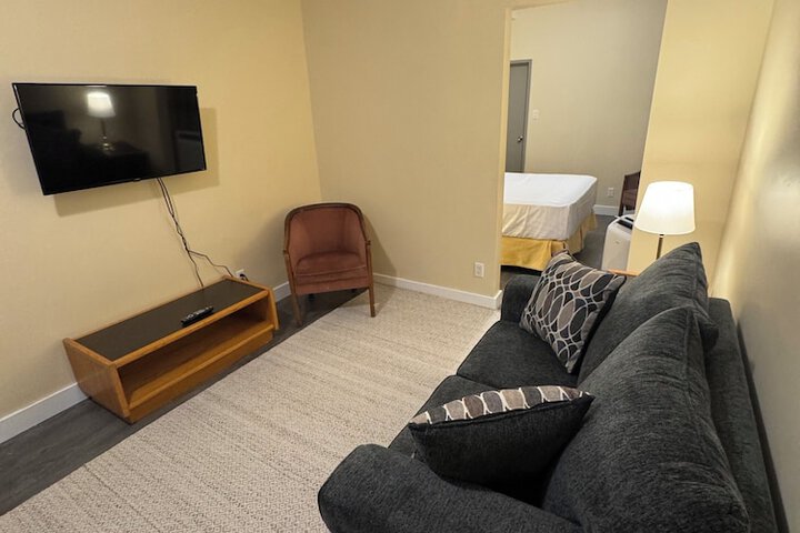Room 5 of 36