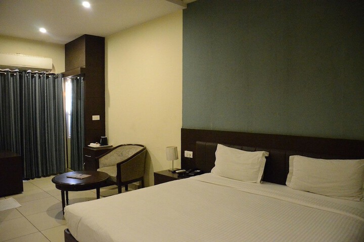 Room 4 of 24
