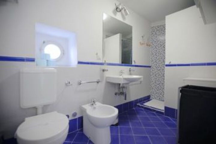 Room 2 of 18