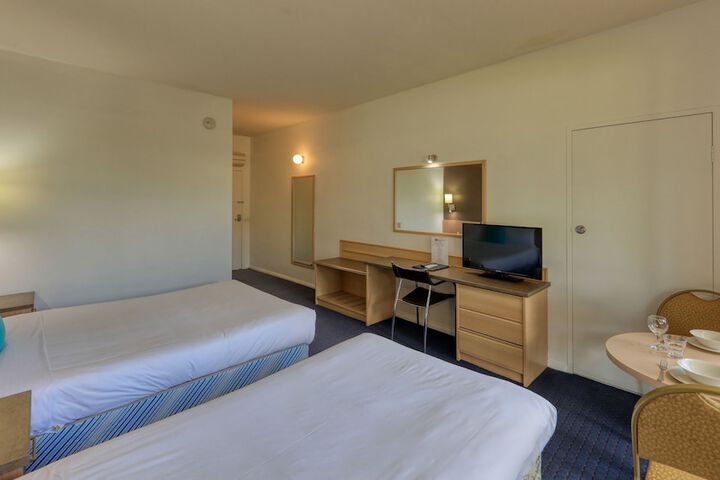 Room 13 of 42