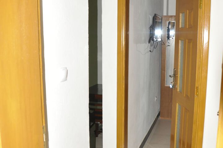 Room 6 of 36