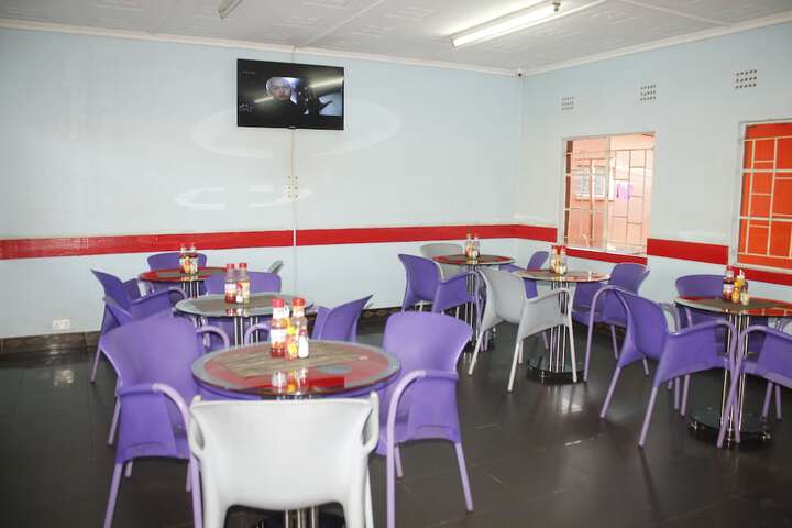 Dining 16 of 21